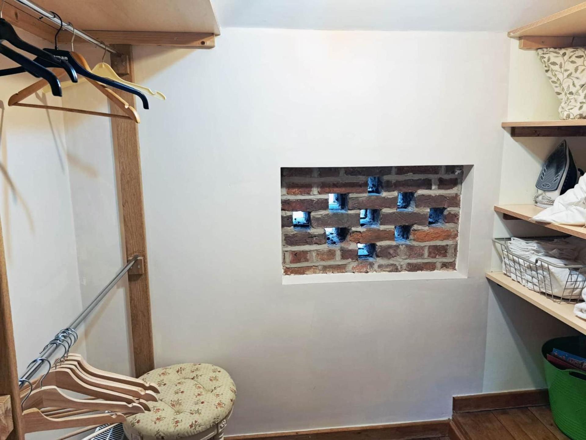The Old Mill Barn With Hot Tub And Private Use Of Heated Pool Βίλα Wirral Εξωτερικό φωτογραφία