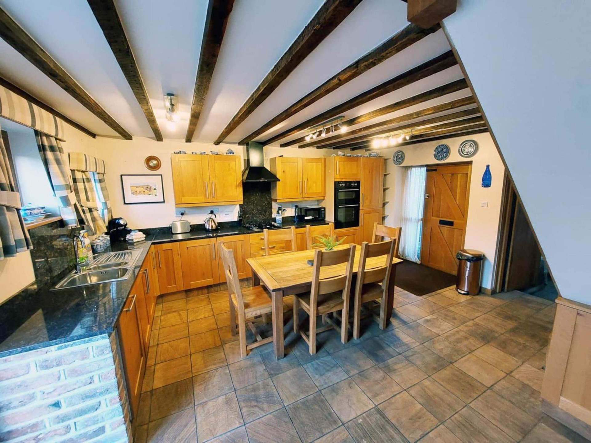The Old Mill Barn With Hot Tub And Private Use Of Heated Pool Βίλα Wirral Εξωτερικό φωτογραφία