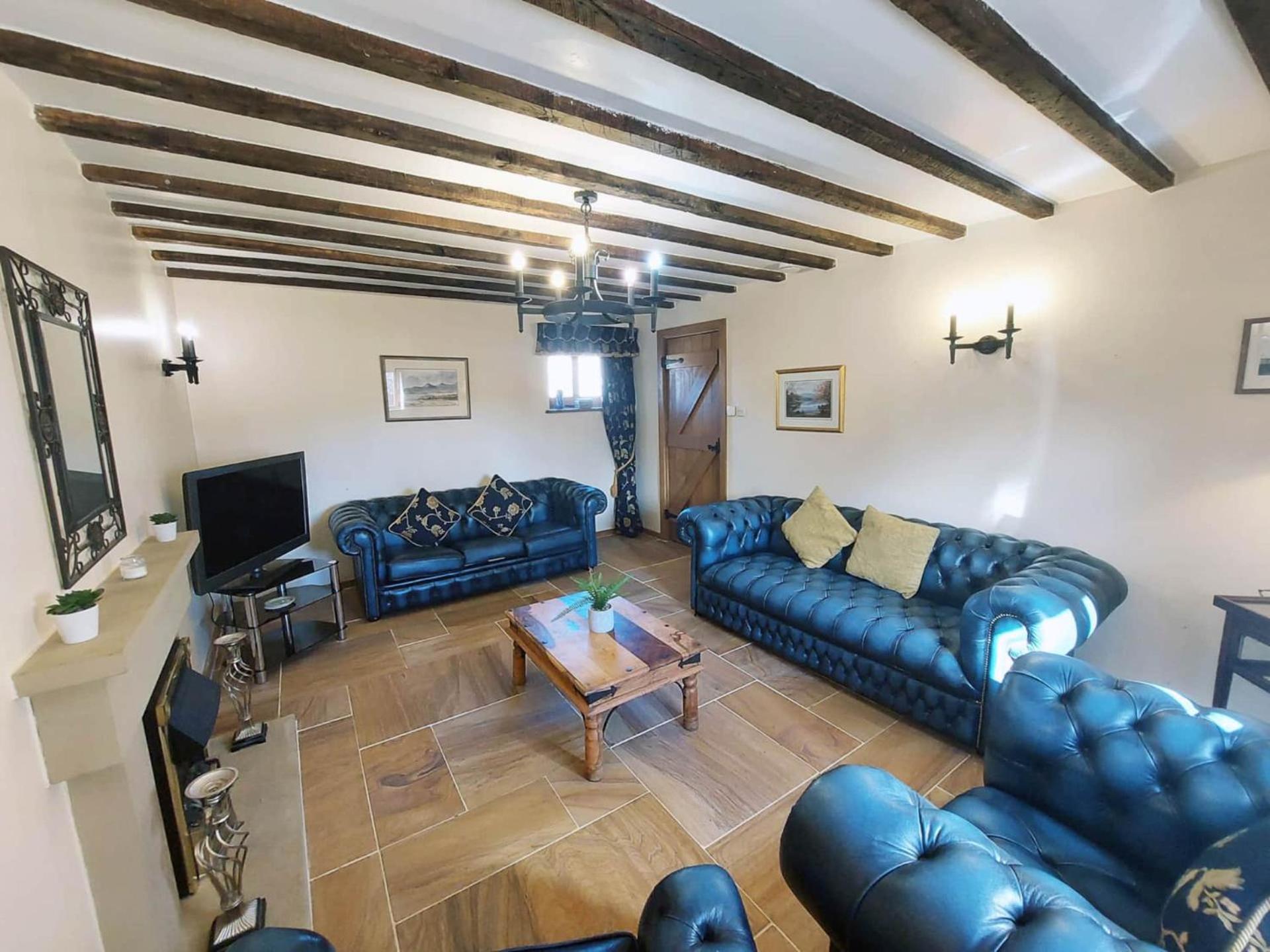 The Old Mill Barn With Hot Tub And Private Use Of Heated Pool Βίλα Wirral Εξωτερικό φωτογραφία