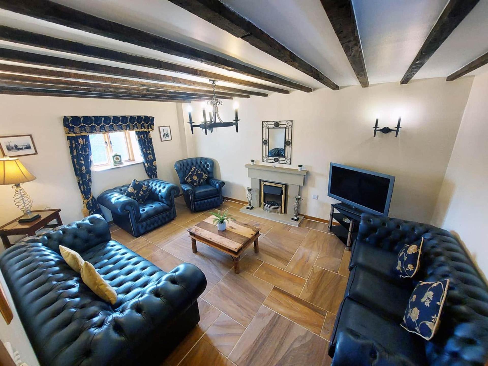 The Old Mill Barn With Hot Tub And Private Use Of Heated Pool Βίλα Wirral Εξωτερικό φωτογραφία