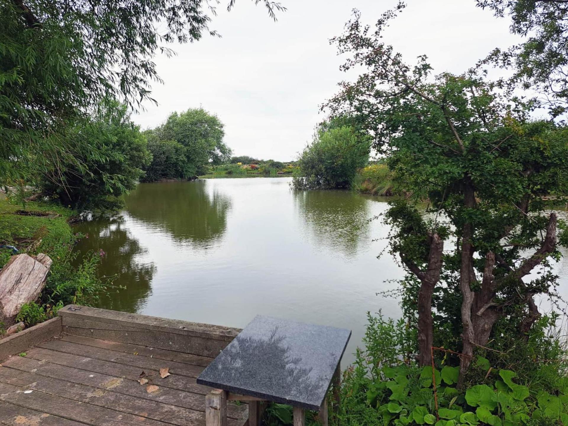 The Old Mill Barn With Hot Tub And Private Use Of Heated Pool Βίλα Wirral Εξωτερικό φωτογραφία