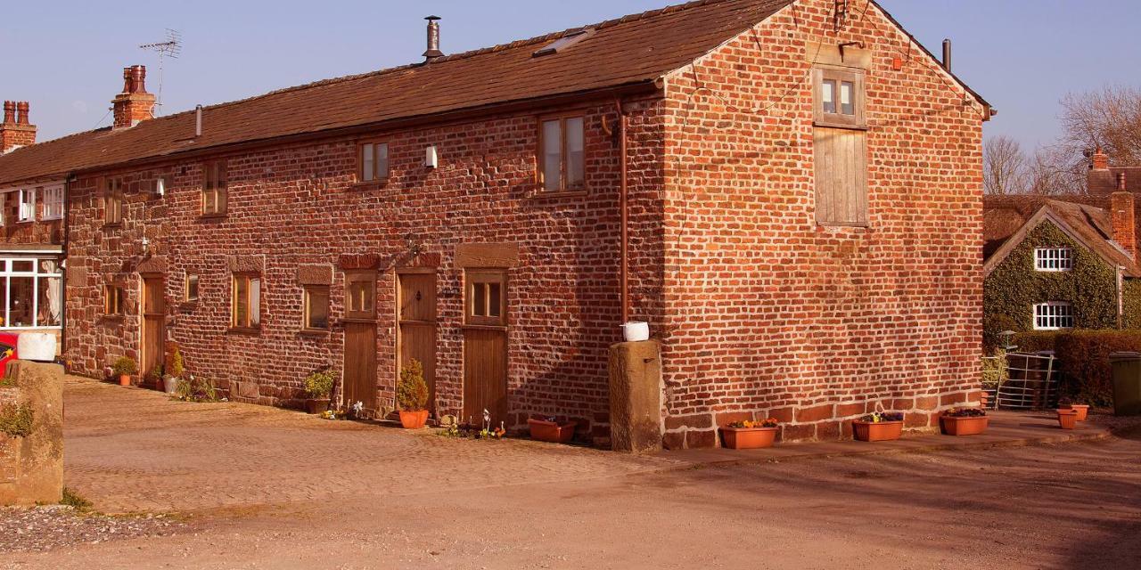 The Old Mill Barn With Hot Tub And Private Use Of Heated Pool Βίλα Wirral Εξωτερικό φωτογραφία
